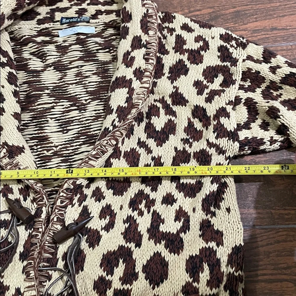 Harold’s vintage knitted by hand leopard grandpa sweater, whipped stitch design - Picture 4 of 8